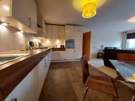 2 bedroom Flat to let in Midstocket View, Aberdeen, AB15