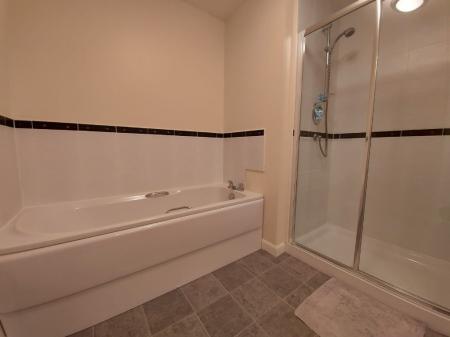 2 bedroom Flat to let in Midstocket View, Aberdeen, AB15
