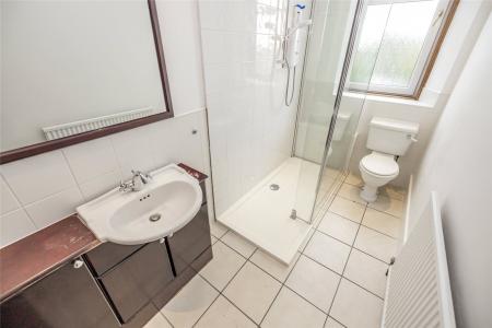 4 bedroom Flat to let in Richmondhill Place, Midstocket, Aberdeen, AB15