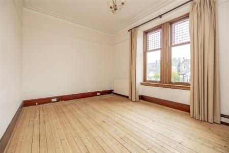 4 bedroom Flat to let in Richmondhill Place, Midstocket, Aberdeen, AB15