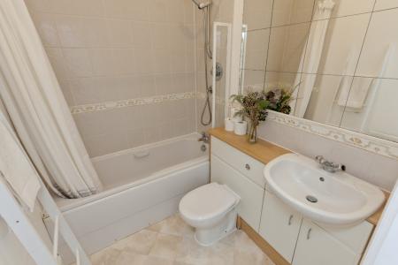 2 bedroom Flat to let in Mary Elmslie Court, The City Centre, Aberdeen, AB24