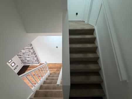 3 bedroom Flat to let in Cornhill Gardens, Cornhill, Aberdeen, AB16