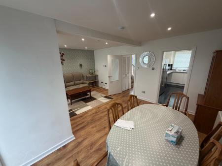 3 bedroom Flat to let in Cornhill Gardens, Cornhill, Aberdeen, AB16