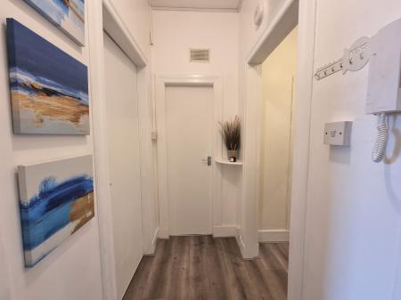 2 bedroom Flat to let in Ashvale Place, The City Centre, Aberdeen, AB10