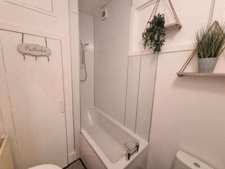 2 bedroom Flat to let in Ashvale Place, The City Centre, Aberdeen, AB10