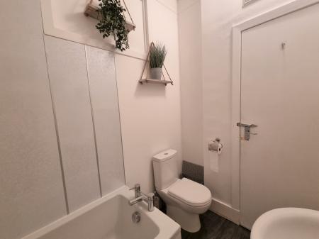 2 bedroom Flat to let in Ashvale Place, The City Centre, Aberdeen, AB10