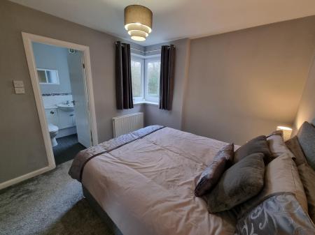 2 bedroom Flat to let in Shaw Crescent, Aberdeen, AB25