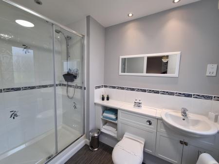 2 bedroom Flat to let in Shaw Crescent, Aberdeen, AB25