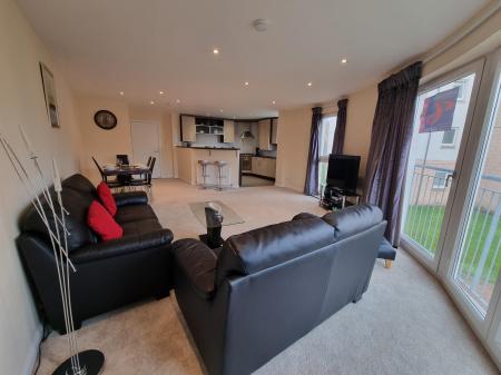 2 bedroom Flat to let in Shaw Crescent, Aberdeen, AB25
