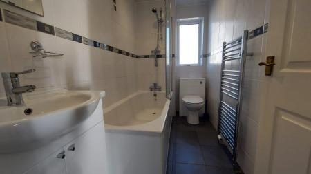 2 bedroom Flat to let in Western Avenue, Ellon, AB41