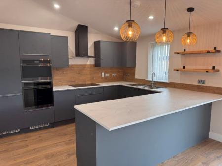 Raemoir Road, Banchory, AB31