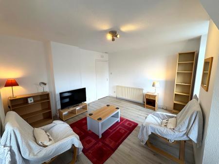 2 bedroom Flat to let in 316