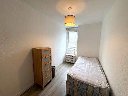 2 bedroom Flat to let in 316