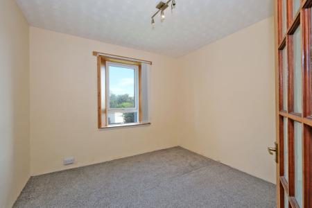 2 bedroom Flat for sale in Tullos Place, Torry, Aberdeen, AB11