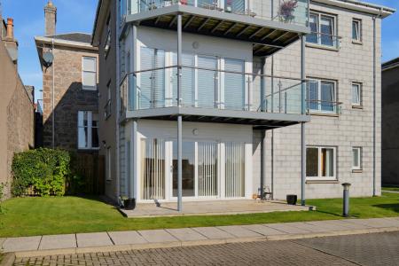 2 bedroom Flat for sale in Great Western Road, The West End, Aberdeen, AB10