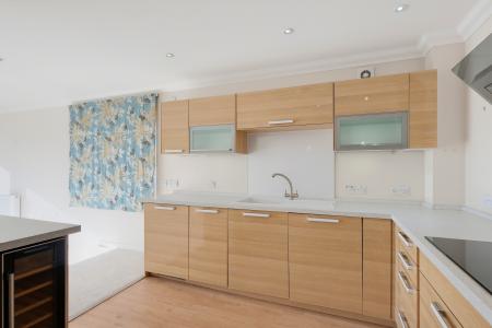 2 bedroom Flat for sale in Great Western Road, The West End, Aberdeen, AB10