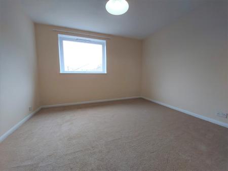 2 bedroom Flat to let in Gairn Road, Holburn, Aberdeen, AB10