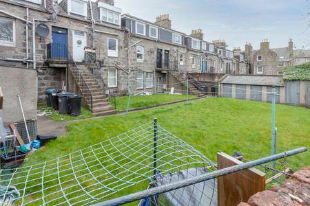 2 bedroom Flat to let in Rosemount Place, Rosemount, Aberdeen, AB25