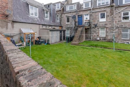 2 bedroom Flat to let in Rosemount Place, Rosemount, Aberdeen, AB25