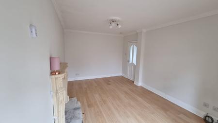 3 bedroom Terraced House to let in Springhill Road, Aberdeen, AB16
