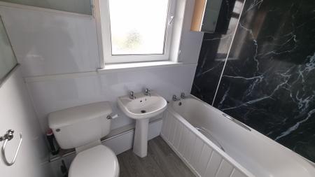 3 bedroom Terraced House to let in Springhill Road, Aberdeen, AB16