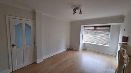 3 bedroom Terraced House to let in Springhill Road, Aberdeen, AB16