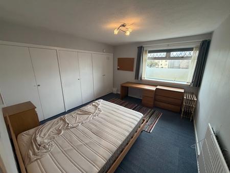 2 bedroom Flat to let in Ash-Hill Road, Foresterhill, Aberdeen, AB16