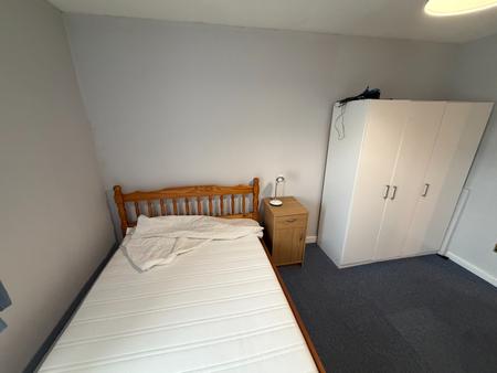 2 bedroom Flat to let in Ash-Hill Road, Foresterhill, Aberdeen, AB16