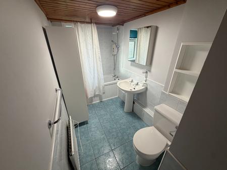 2 bedroom Flat to let in Ash-Hill Road, Foresterhill, Aberdeen, AB16
