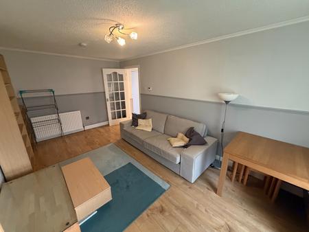 2 bedroom Flat to let in Ash-Hill Road, Foresterhill, Aberdeen, AB16