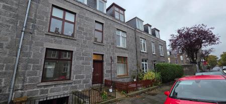 1 bedroom Flat to let in Hartington Road, Aberdeen, AB10