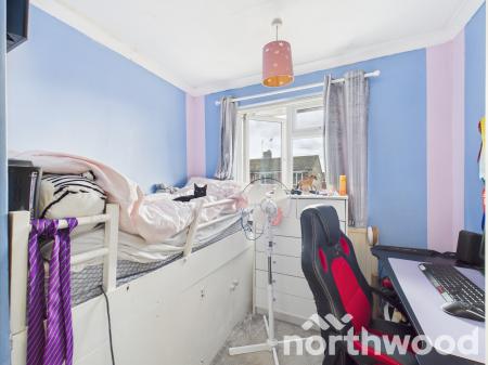 3 bedroom Semi-detached house for sale in Ashborne Close, Kennington, Ashford, TN24
