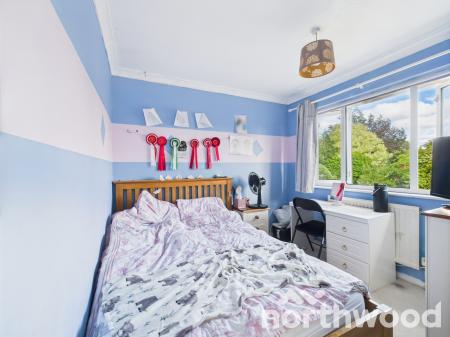 3 bedroom Semi-detached house for sale in Ashborne Close, Kennington, Ashford, TN24