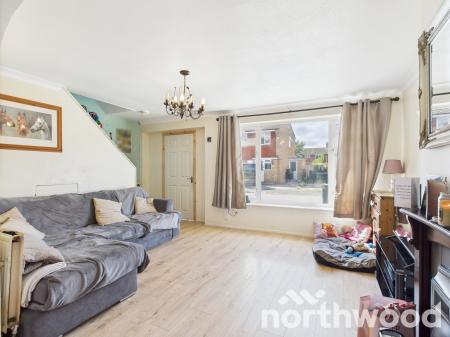 3 bedroom Semi-detached house for sale in Ashborne Close, Kennington, Ashford, TN24