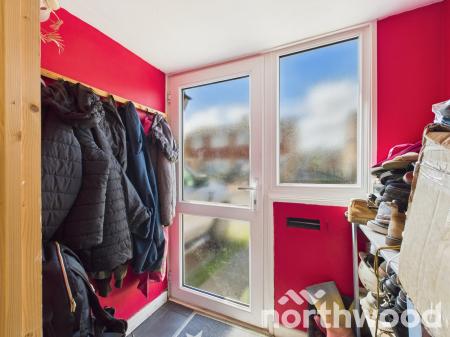 3 bedroom Semi-detached house for sale in Ashborne Close, Kennington, Ashford, TN24