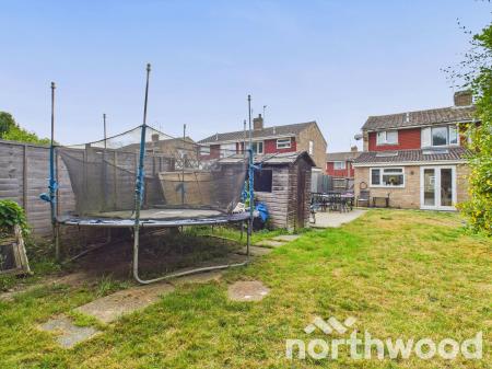 3 bedroom Semi-detached house for sale in Ashborne Close, Kennington, Ashford, TN24