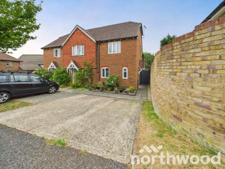 2 bedroom End of terrace house for sale in Badgers Den, Singleton, Ashford, TN23