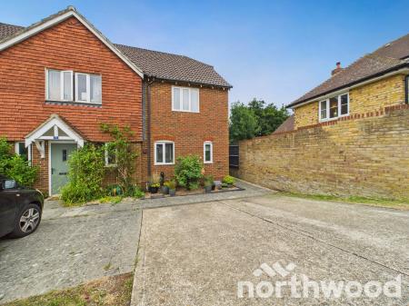 2 bedroom End of terrace house for sale in Badgers Den, Singleton, Ashford, TN23