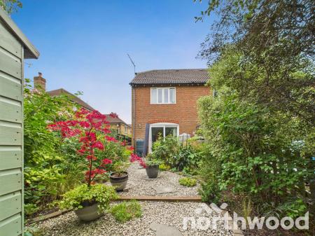 2 bedroom End of terrace house for sale in Badgers Den, Singleton, Ashford, TN23