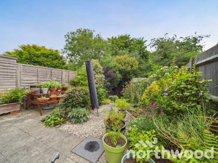 2 bedroom End of terrace house for sale in Badgers Den, Singleton, Ashford, TN23