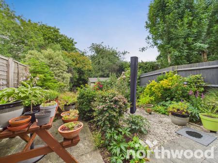 2 bedroom End of terrace house for sale in Badgers Den, Singleton, Ashford, TN23