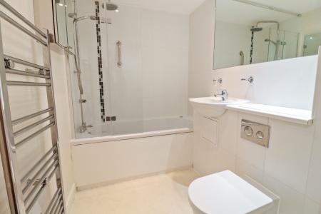 2 bedroom Flat for sale in Drummond Grove, Willesborough, Ashford, TN24