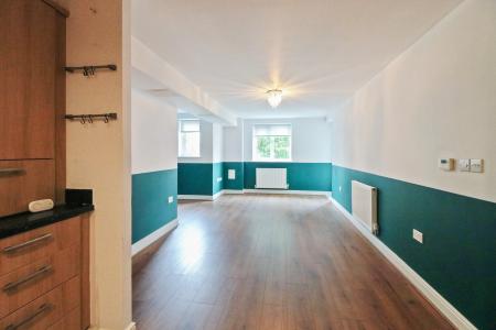 2 bedroom Flat for sale in Drummond Grove, Willesborough, Ashford, TN24