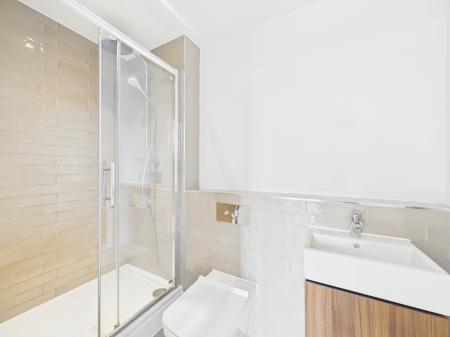 2 bedroom Apartment for sale in George Street, Victoria Point, Ashford, TN23