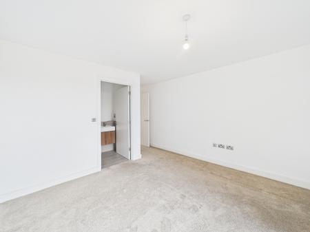 2 bedroom Apartment for sale in George Street, Victoria Point, Ashford, TN23