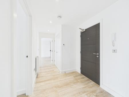 2 bedroom Apartment for sale in George Street, Victoria Point, Ashford, TN23