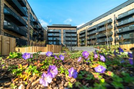 2 bedroom Flat for sale in George Street, Ashford, TN23