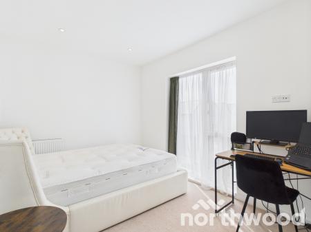 2 bedroom Apartment for sale in Highwood Drive, Chilmington Lakes, Ashford, TN23