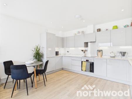 2 bedroom Apartment for sale in Highwood Drive, Chilmington Lakes, Ashford, TN23