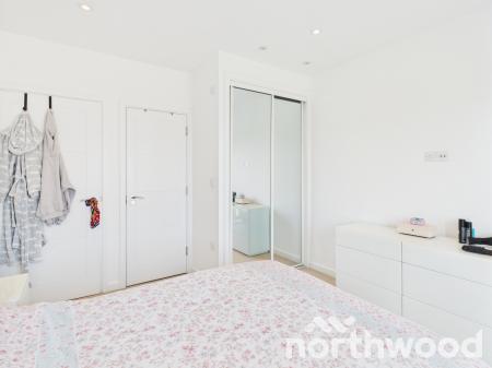 2 bedroom Apartment for sale in Highwood Drive, Chilmington Lakes, Ashford, TN23